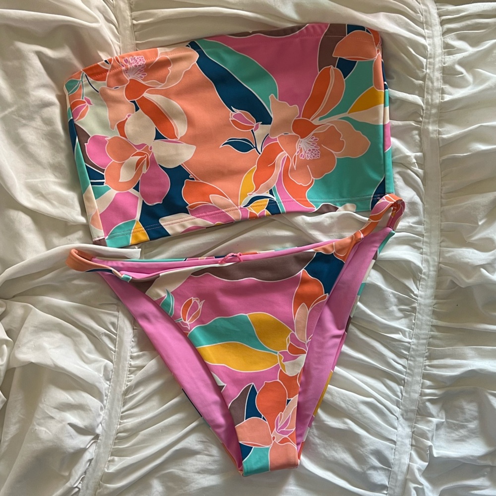 {Kikirio} x Free People Brand New Floral Bikini SET